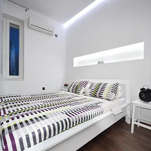 Apartment Smile, Split