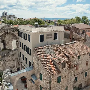 Peristil Hotell