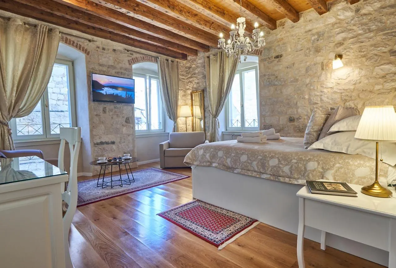 Villa Split Heritage Hotel 4*,